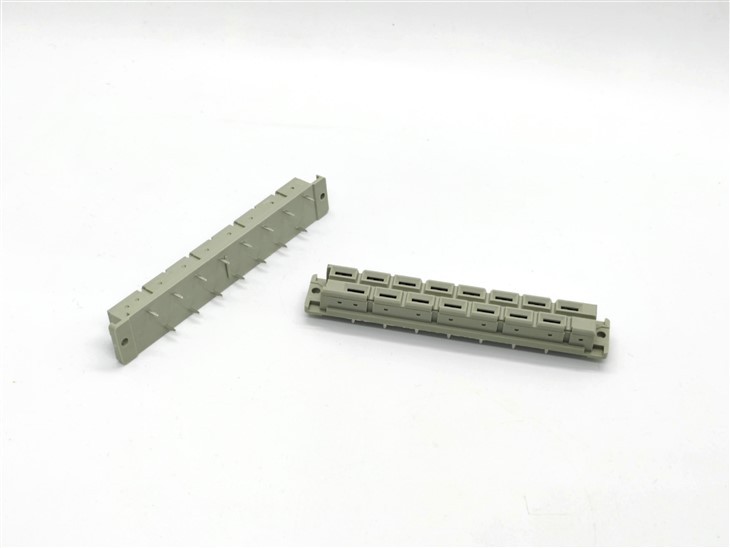 DIN41612 Vertikalne ženske priključke tipa H15